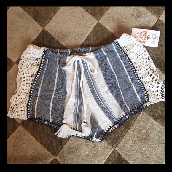 BECCA Pants - 🌼💙NWT💙🌼 BECCA crochet lace shorts